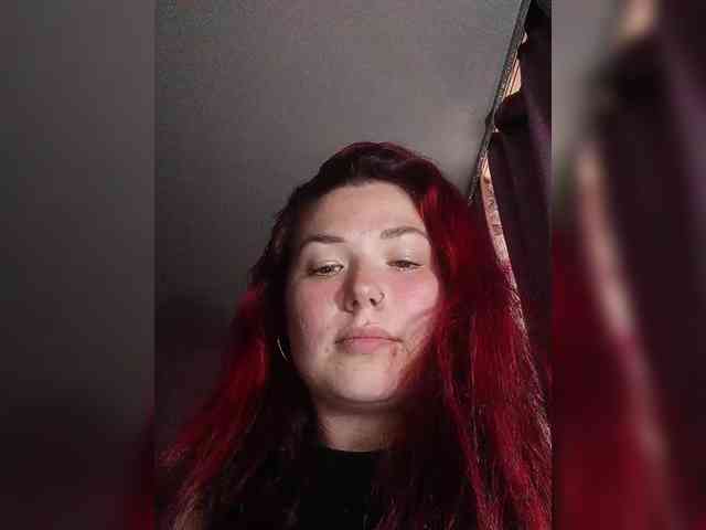 Horny-Lina webcam