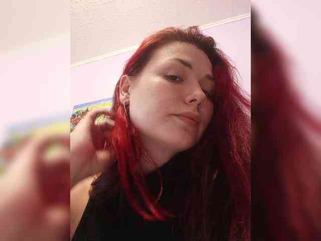Horny-Lina webcam