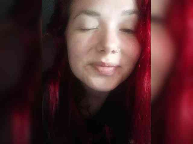 Horny-Lina webcam