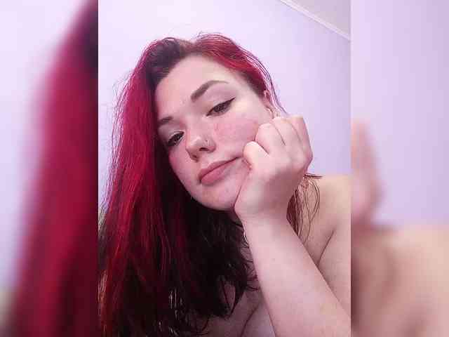 Horny-Lina webcam
