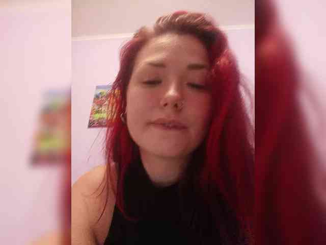 Horny-Lina webcam