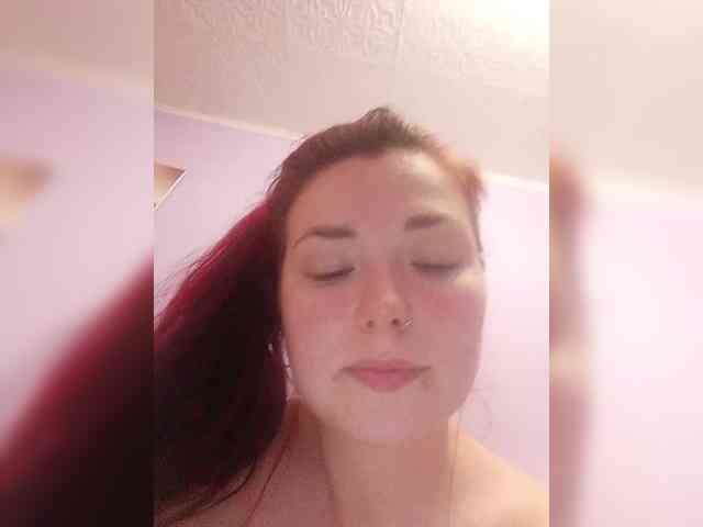 Horny-Lina webcam