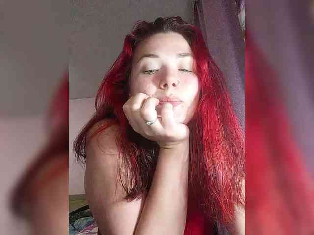 Horny-Lina webcam