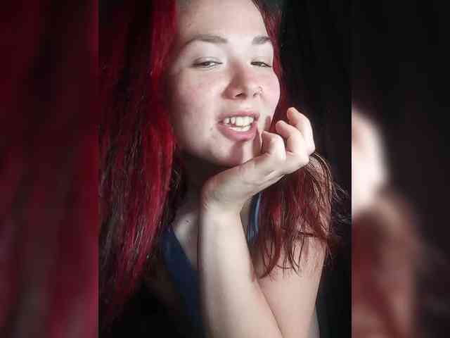 Horny-Lina webcam