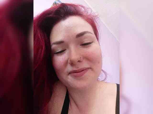 Horny-Lina webcam