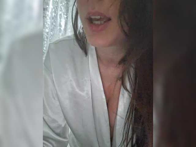 hellshell300's BongaCams show and profile