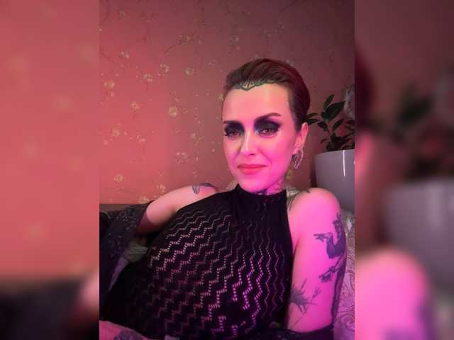 Haermit's BongaCams show and profile