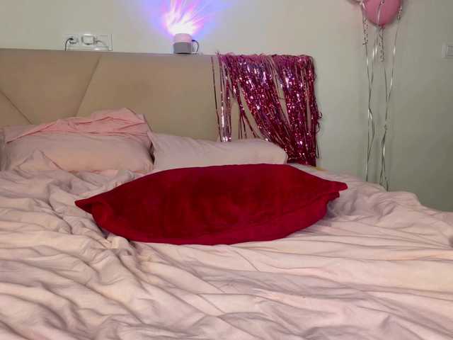 LolaTeaseX's BongaCams show and profile