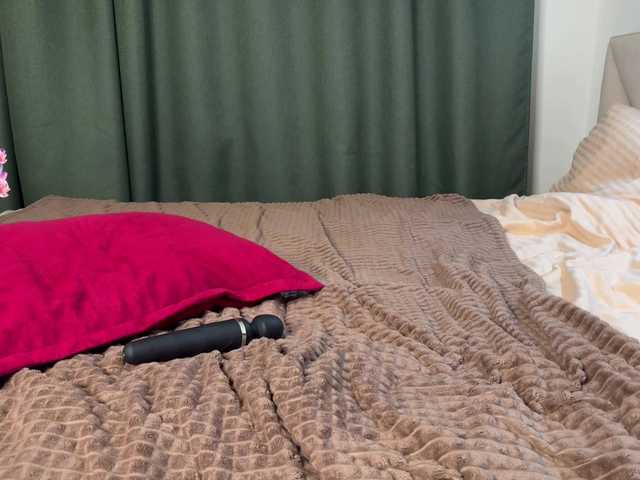 Sex chat gratuit in direct cu LolaTeaseX pe BongaCams