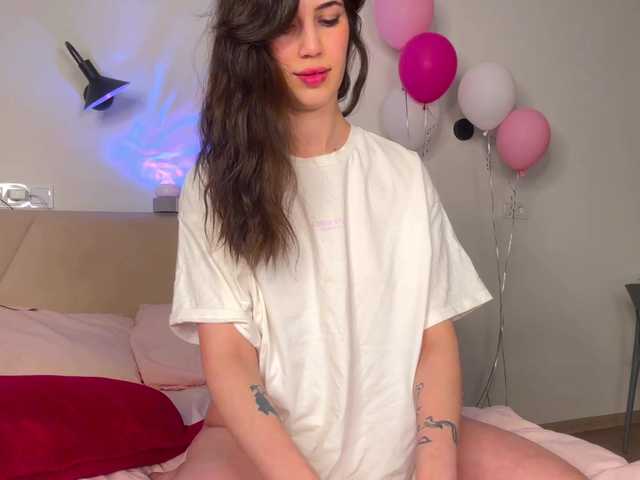 LolaTeaseX's BongaCams show and profile