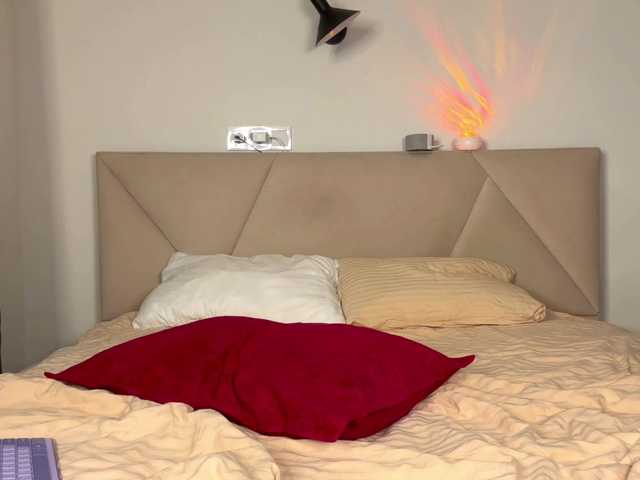 LolaTeaseX's BongaCams show and profile