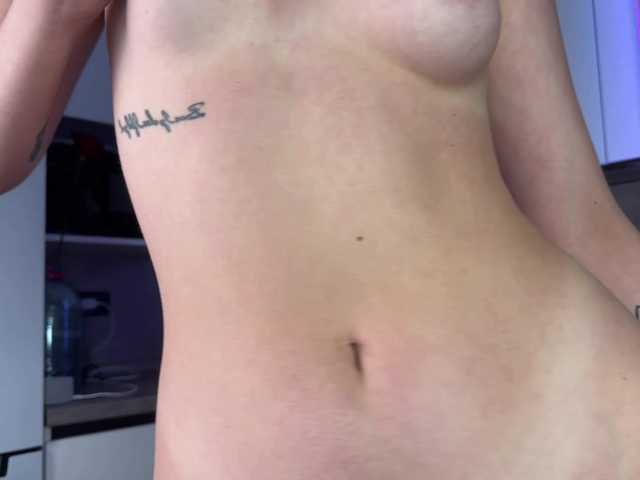 LolaTeaseX
