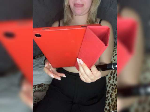 Krnnklvn0's BongaCams show and profile