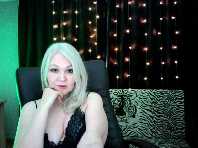 fghzeya's BongaCams show and profile