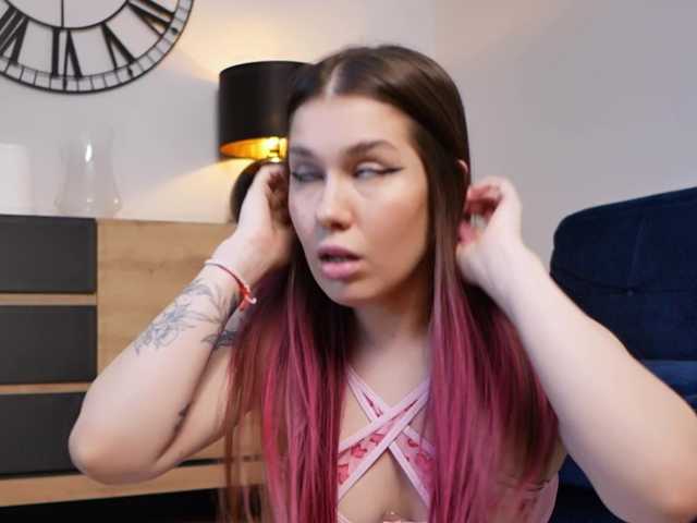 arielwavee1's BongaCams show and profile