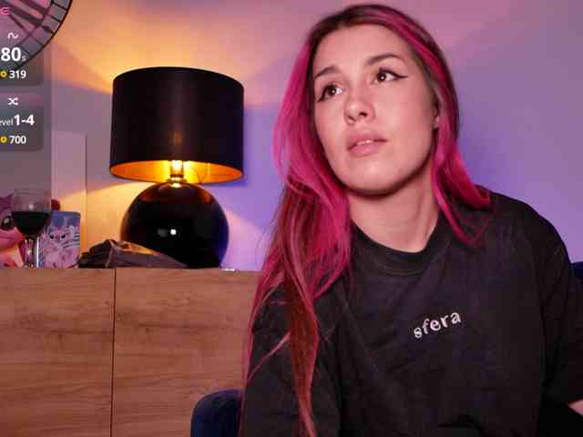 arielwavee1 webcam