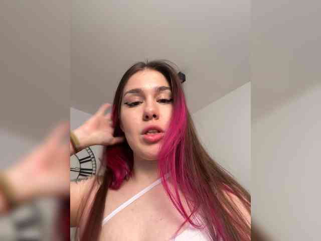 arielwavee1 webcam