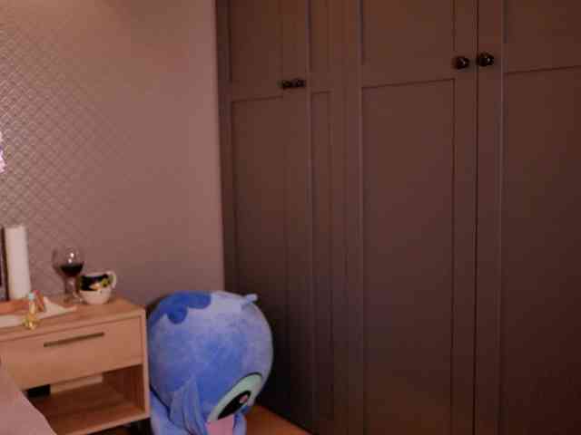 arielwavee1 webcam