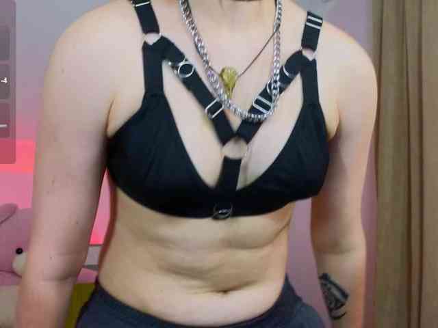 adult sex chatroom CharlieeAdams