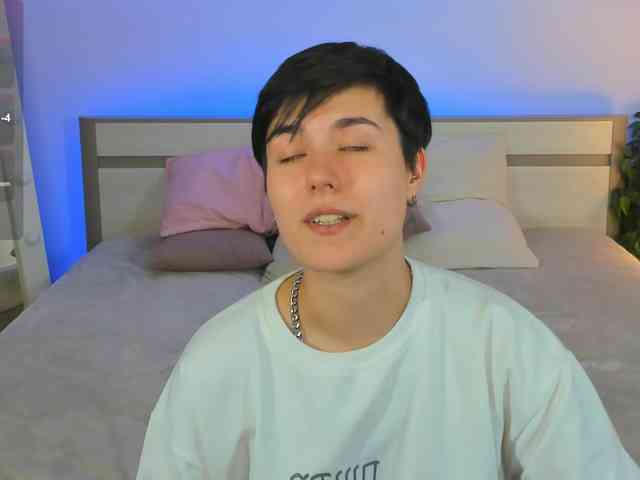 CharlieeAdams webcam