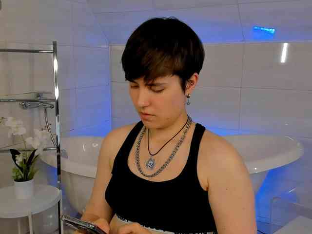 CharlieeAdams webcam