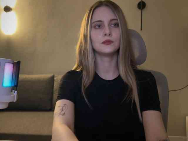 HeyRina webcam