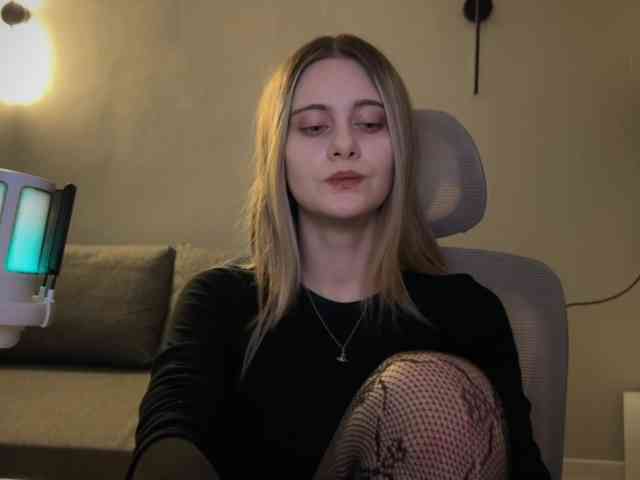 HeyRina webcam
