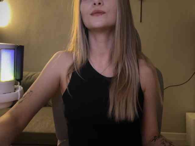 HeyRina webcam