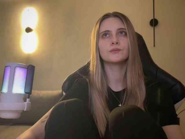 HeyRina webcam