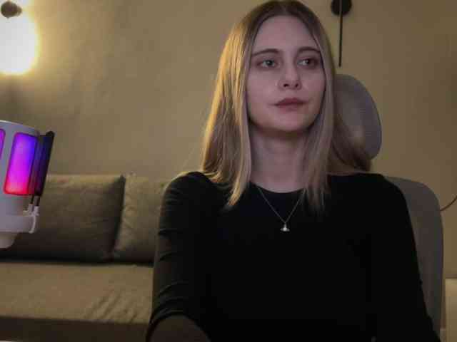 HeyRina webcam