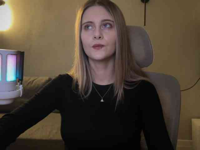 HeyRina webcam