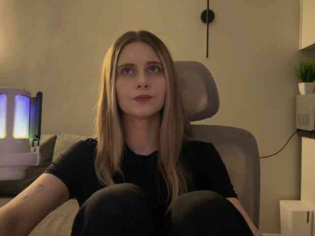 HeyRina webcam