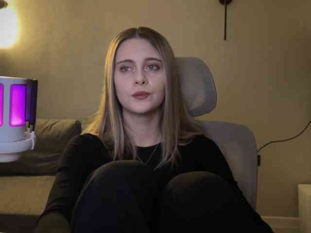 HeyRina webcam