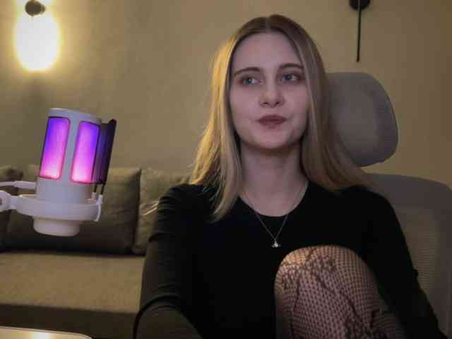 HeyRina webcam
