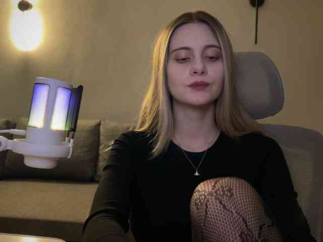 HeyRina webcam