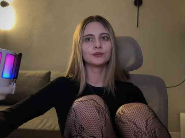 HeyRina webcam
