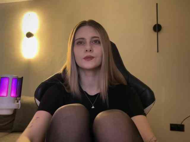 HeyRina webcam