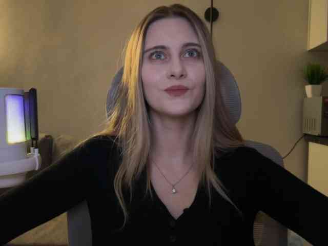 HeyRina webcam