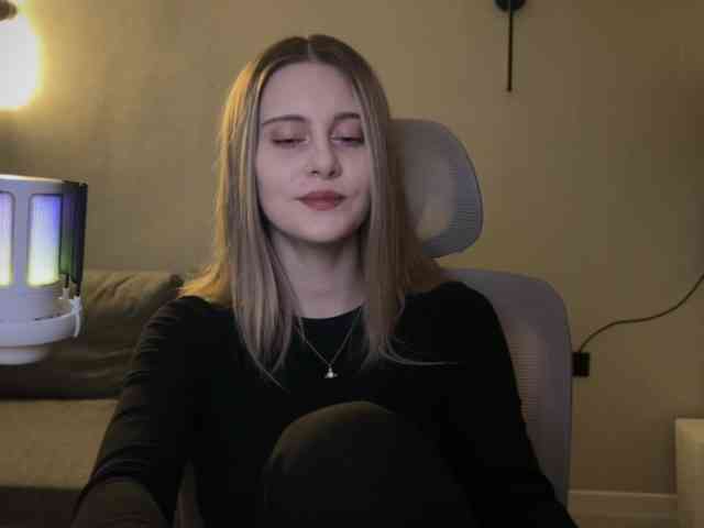 HeyRina webcam