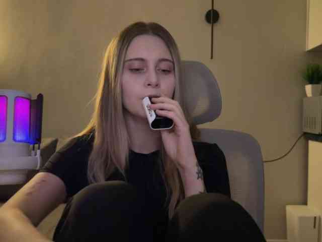 HeyRina webcam