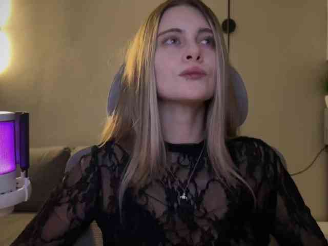 HeyRina webcam