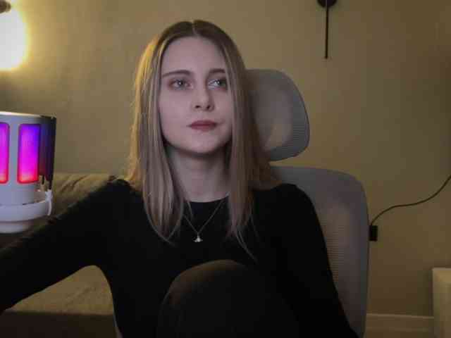 HeyRina webcam