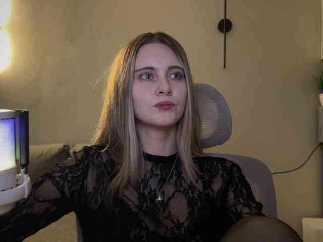 HeyRina webcam