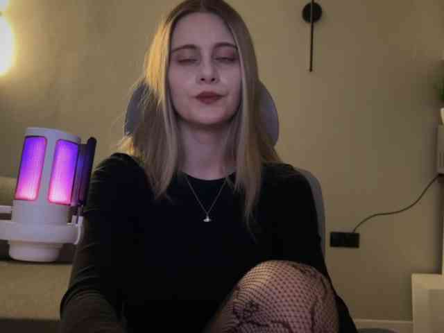 HeyRina webcam