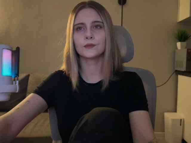 HeyRina webcam