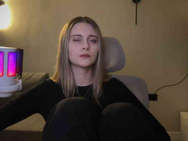 HeyRina webcam
