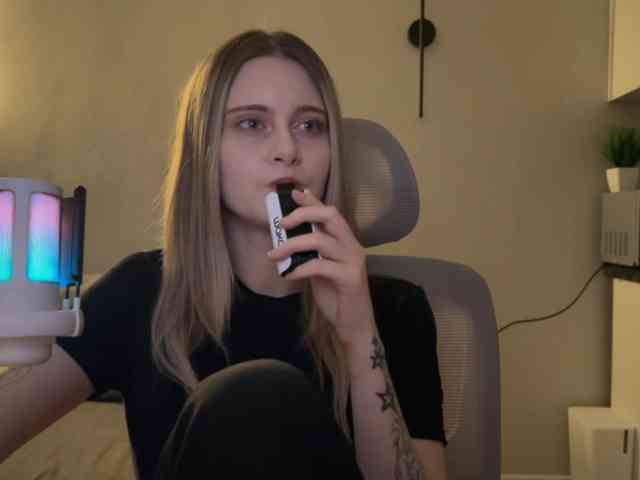 HeyRina webcam