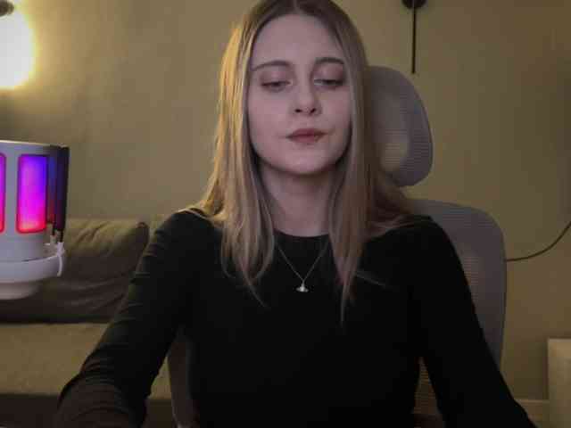 HeyRina webcam
