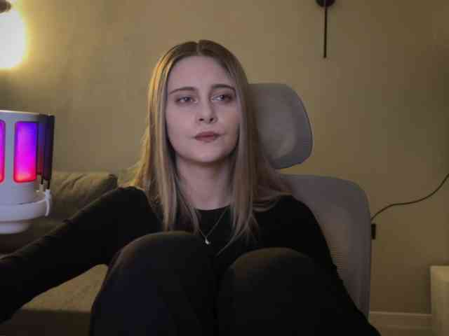 HeyRina webcam