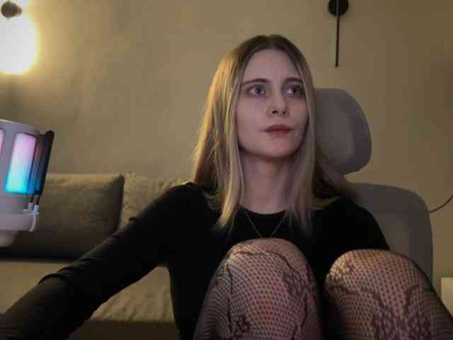 HeyRina webcam